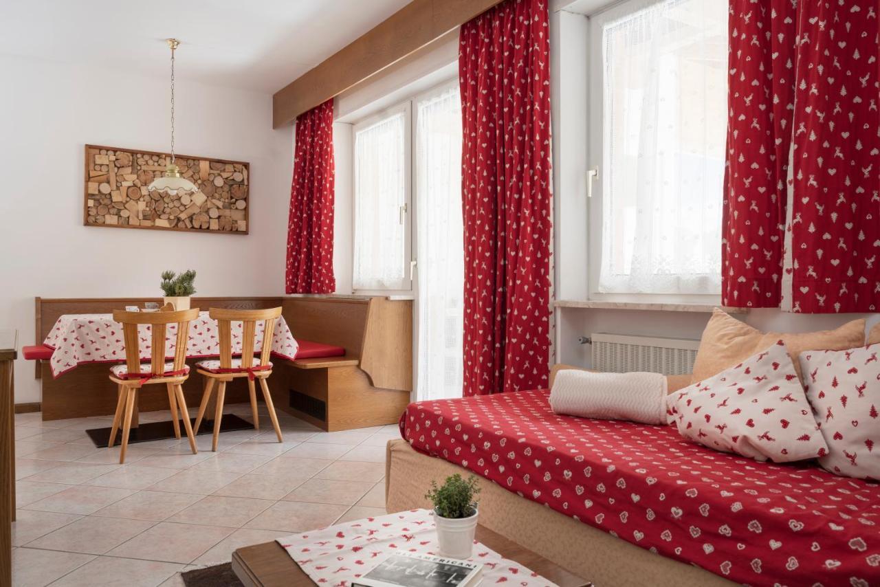 A. Paolo Apartments ヴィーゴ・ディ・ファッサ エクステリア 写真